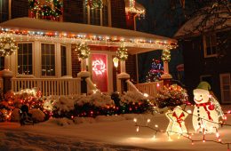 Versicherungsschutz im Winter: Was Sie jetzt beachten sollten - Weihnachtsbild
